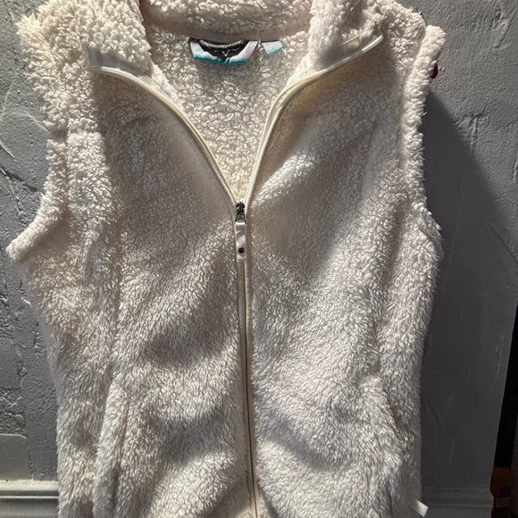 Free Country Ivory Sherpa Vest - Picture 1 of 9